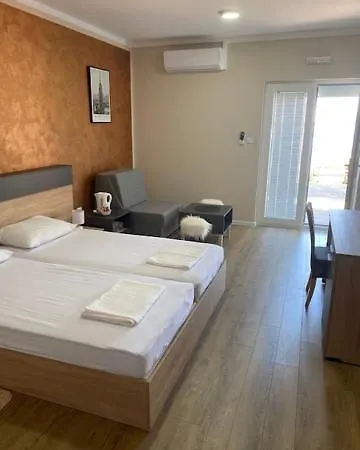 Danubiana 7-8 Apartman *
